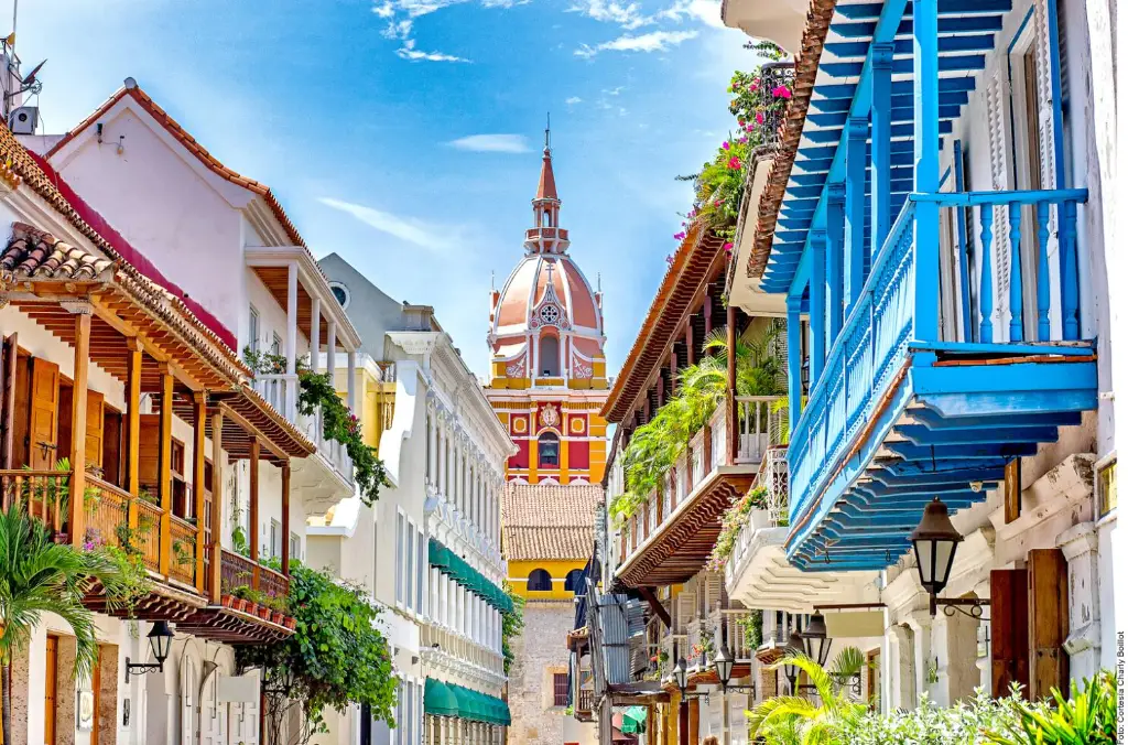 Cartagena Histórica – Murallas, Sabores y Tradición